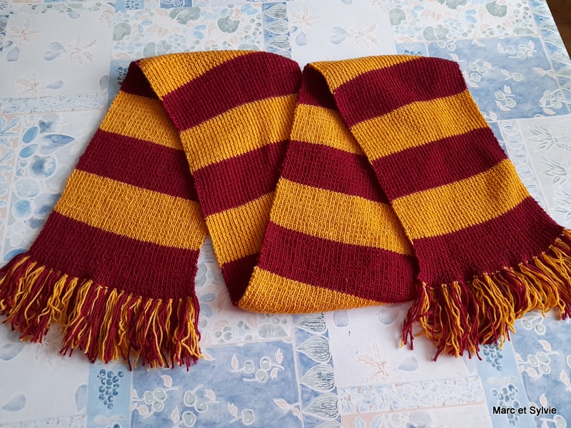 HARRY POTTER - FOULARD SERDAIGLE - ENSEMBLE DE TRICOT