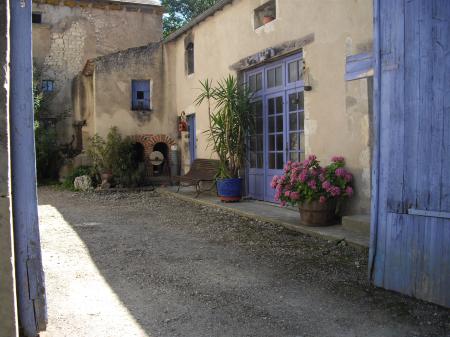 http://www.certiferme.com/blog/imgs/articles/blog-33757-charroux-auvergne-090910100144-6478998440.JPG