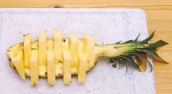 Comment découper un ananas ? voir comment découper un ananas