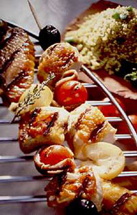 Brochettes de suprmes de pintade grille  la fleur de thym