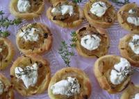 Mini Tartelettes au Confit d’Oignons et Chèvre Frais