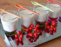 Panna Cotta au Sirop d\'Erable sur Lit de Cranberry 