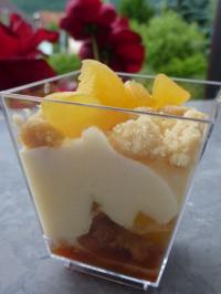 Tiramisu Abricots en Crumble d\'Amandes, Sauce Caramel