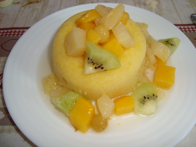 Baba au rhum et fruits au sirop