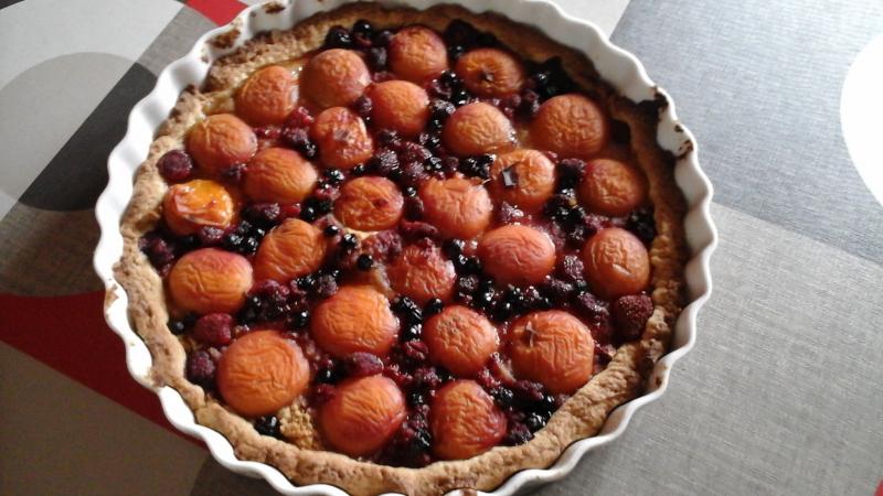 Tarte abricots fruits rouges 