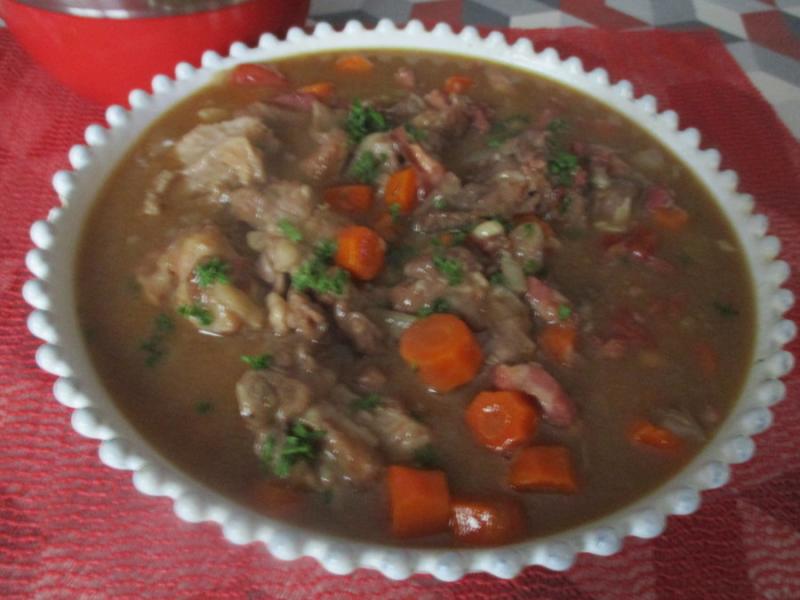 Mijot de veau aux carottes et pices.