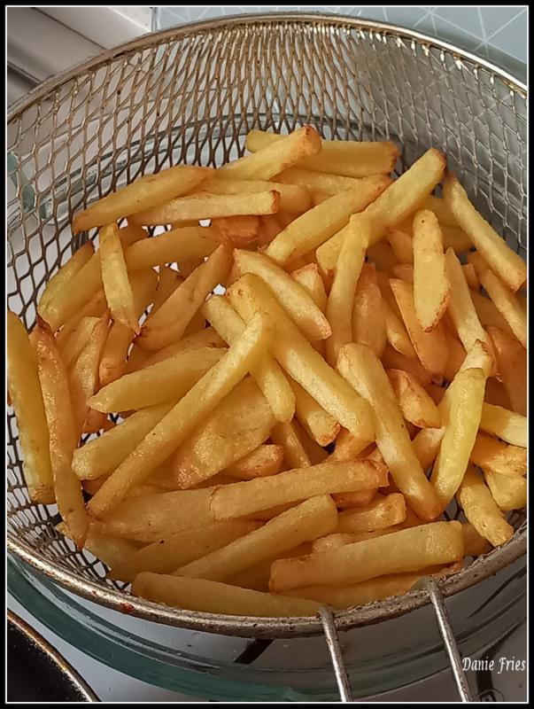 QU\'EST-CE QU\'ON MANGE ?