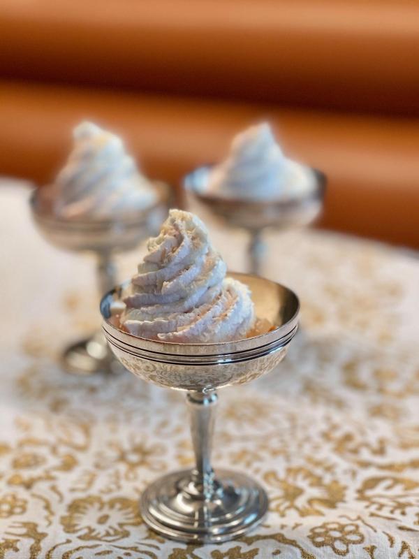 coupe de litchis et chantilly bicolore ......dessert