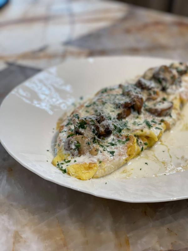 Omelette aux champignons et crme au vin jaune.....plat principal