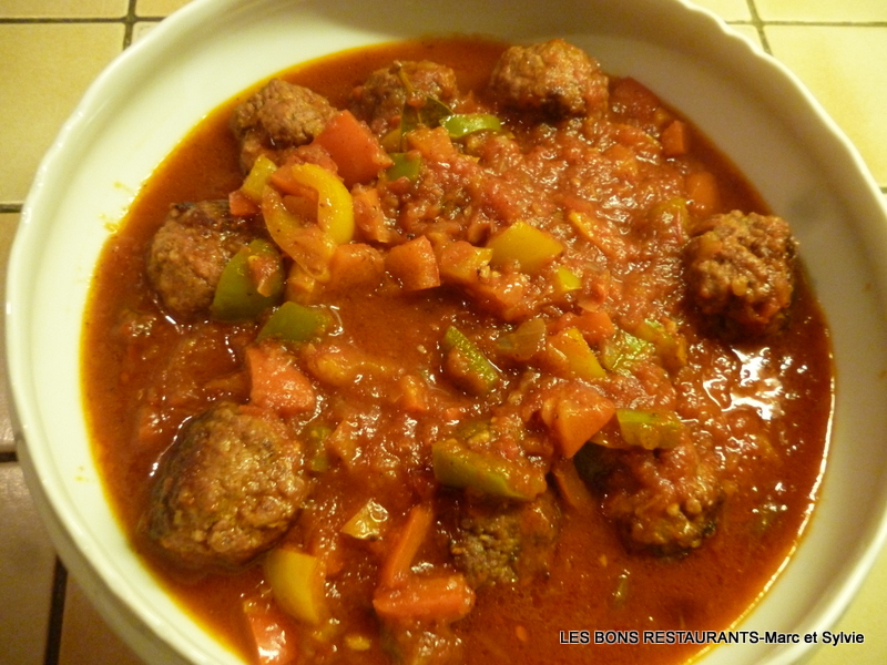 BOULETTES DE BOEUF AUX POIVRONS