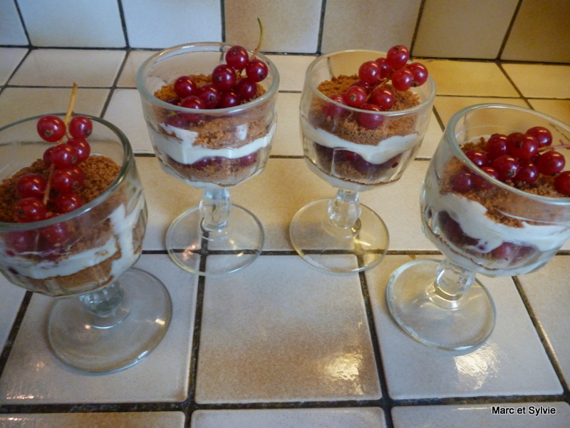 CRME DE MASCARPONE AUX GROSEILLES