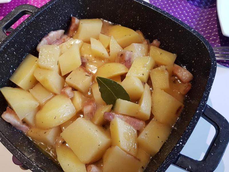 MES RECETTES ET VOUS-Ragot de Pommes de Terre au lard de Martine