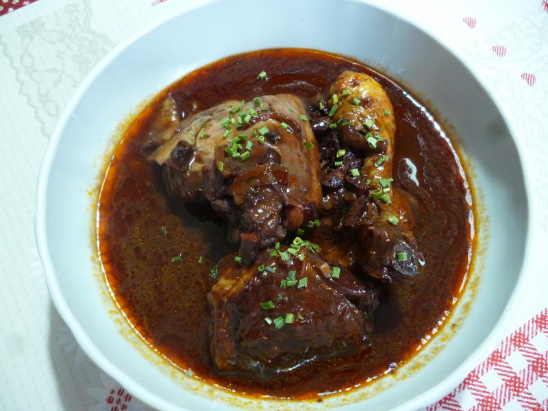 MIJOTE DE POULET AU VIN ROUGE