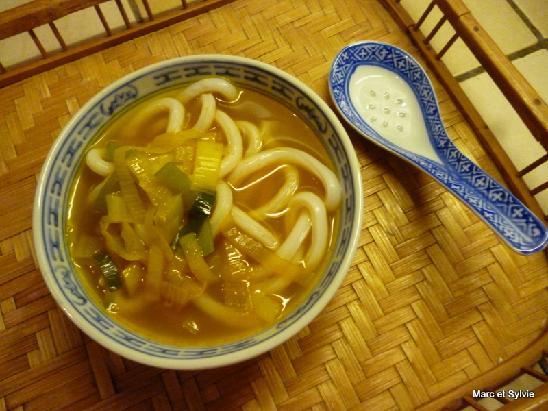 NOUILLES UDON AU CURRY