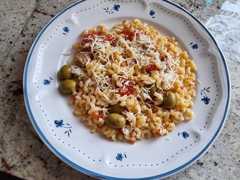 PTES TOMATES THON et OLIVES