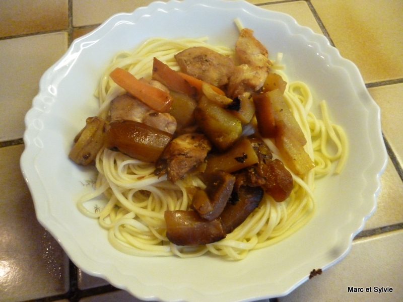 POULET ET LGUMES  L\'ASIATIQUE