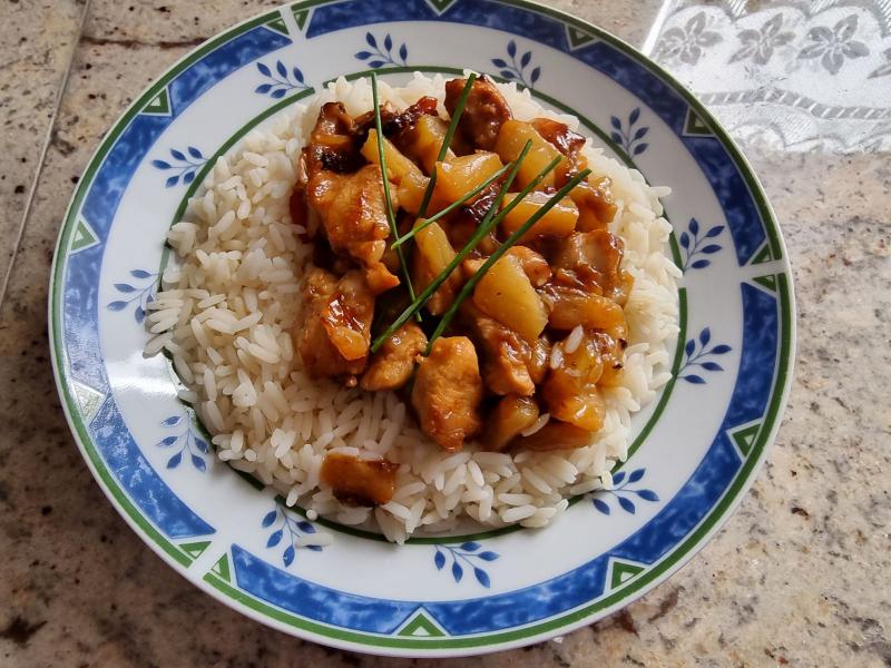 Poulet saut� � l\'asiatique et ananas
