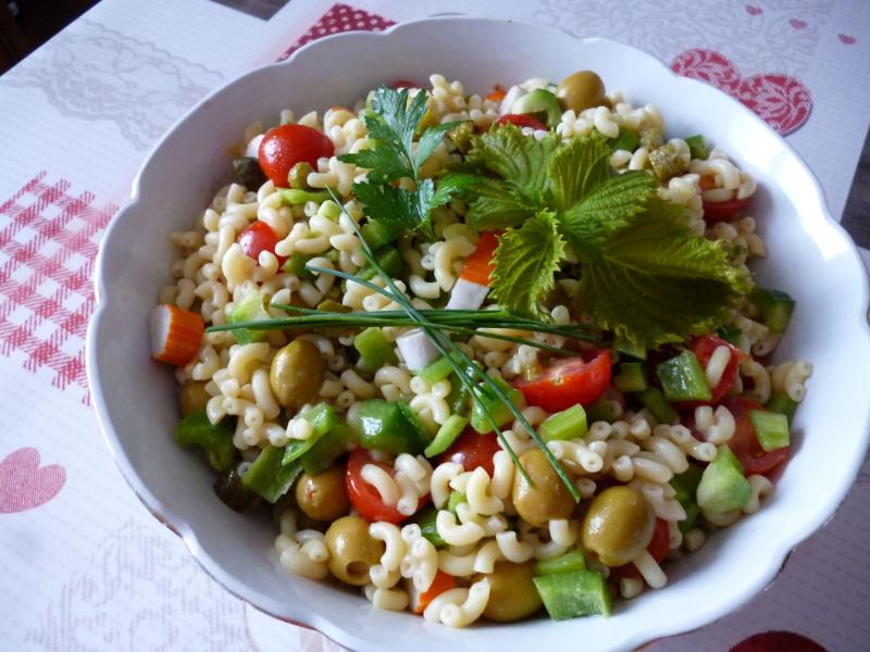 Premi�re salade de p�tes de l\'�t� - Poivrons, tomates et surimi