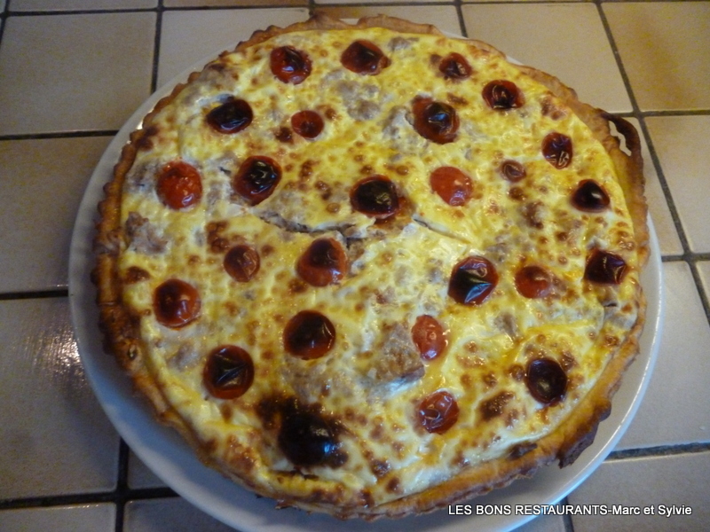 QUICHE AU THON ET TOMATES CERISES