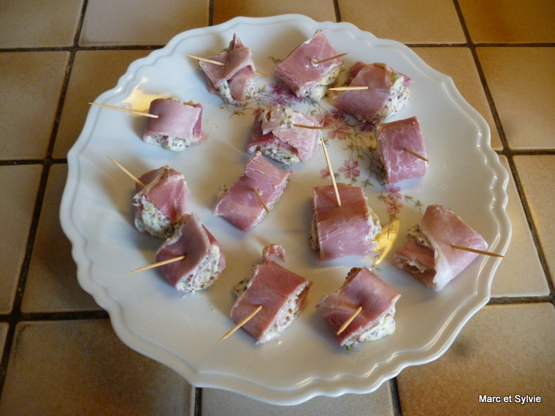 ROULS DE JAMBON au fromage ail et fines herbes et moutarde