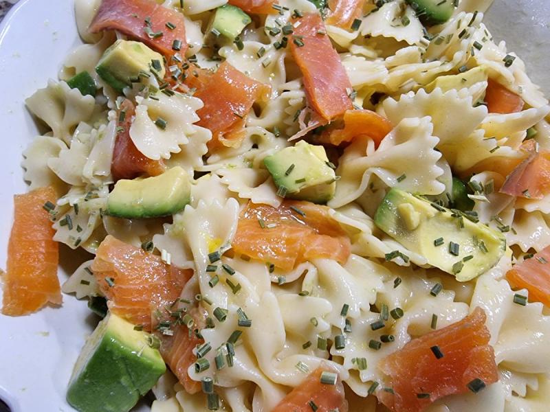 Salade de p�tes avocats saumon