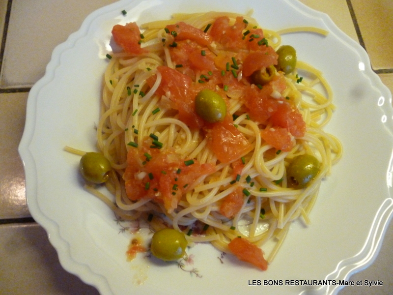 SPAGHETTI AUX TOMATES FRACHES