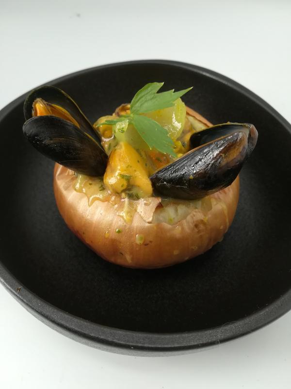 Timbale de moules en oignon