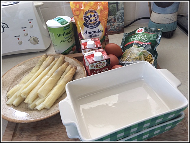 Gratin d\'asperges au parmesan et amandes