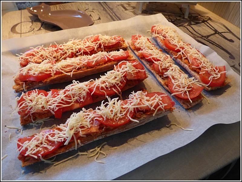 Tartines de thon  la tomate