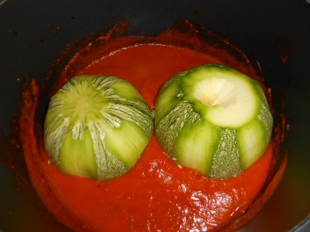 Courgette ronde farcie  l\'hach sc tomates
