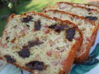 Cake Sucr-Sal Pruneaux, Lardons et Pignons