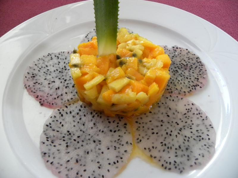 Carpaccio de Pitaya Tartare d\'Ananas et de Mangue