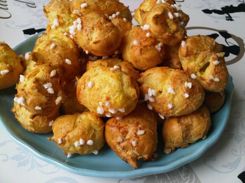 Chouquettes au Sucre en Grains