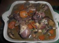 Cuisses de Poulet au Vin rouge, Lardons et Carottes