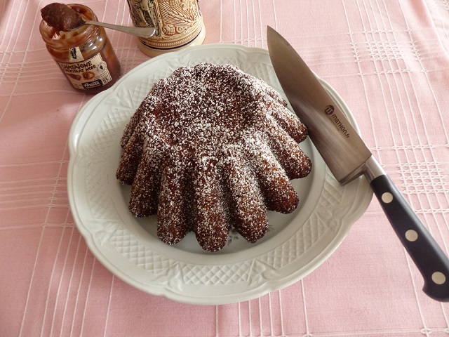 Gteau chocolat, chtaigne et noix