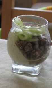 Mousse de Concombre et Boeuf Faon Tha en Verrine