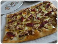 Pizza au Magret de Canard et au Foie Gras