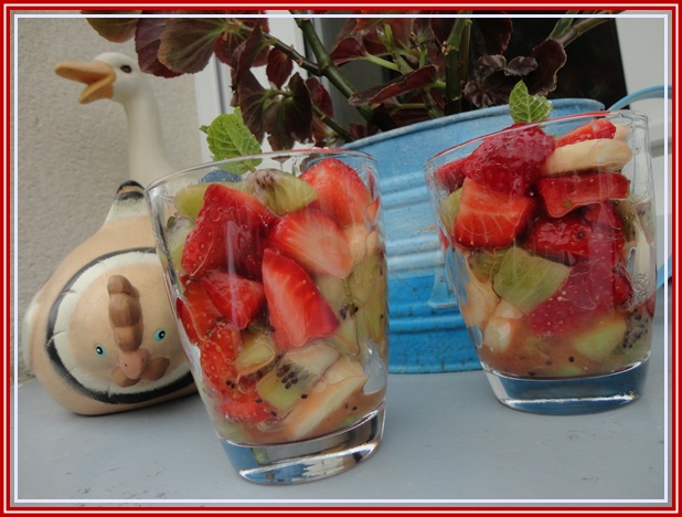 Salade de Fruits Frais (Fraises, Banane et Kiwi)