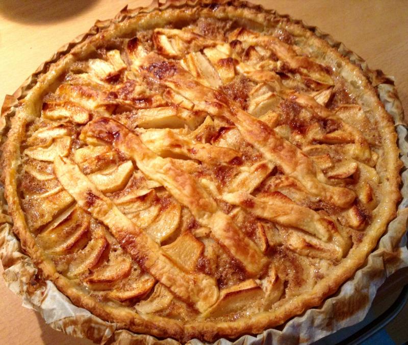 Tarte aux pommes, rhum et cannelle 