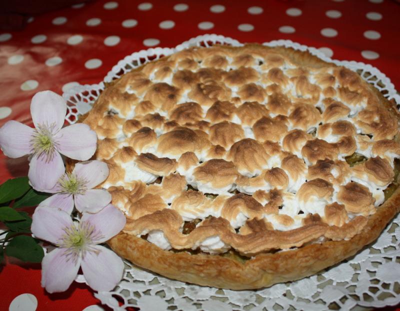 Tarte meringue rhubarbe et amande